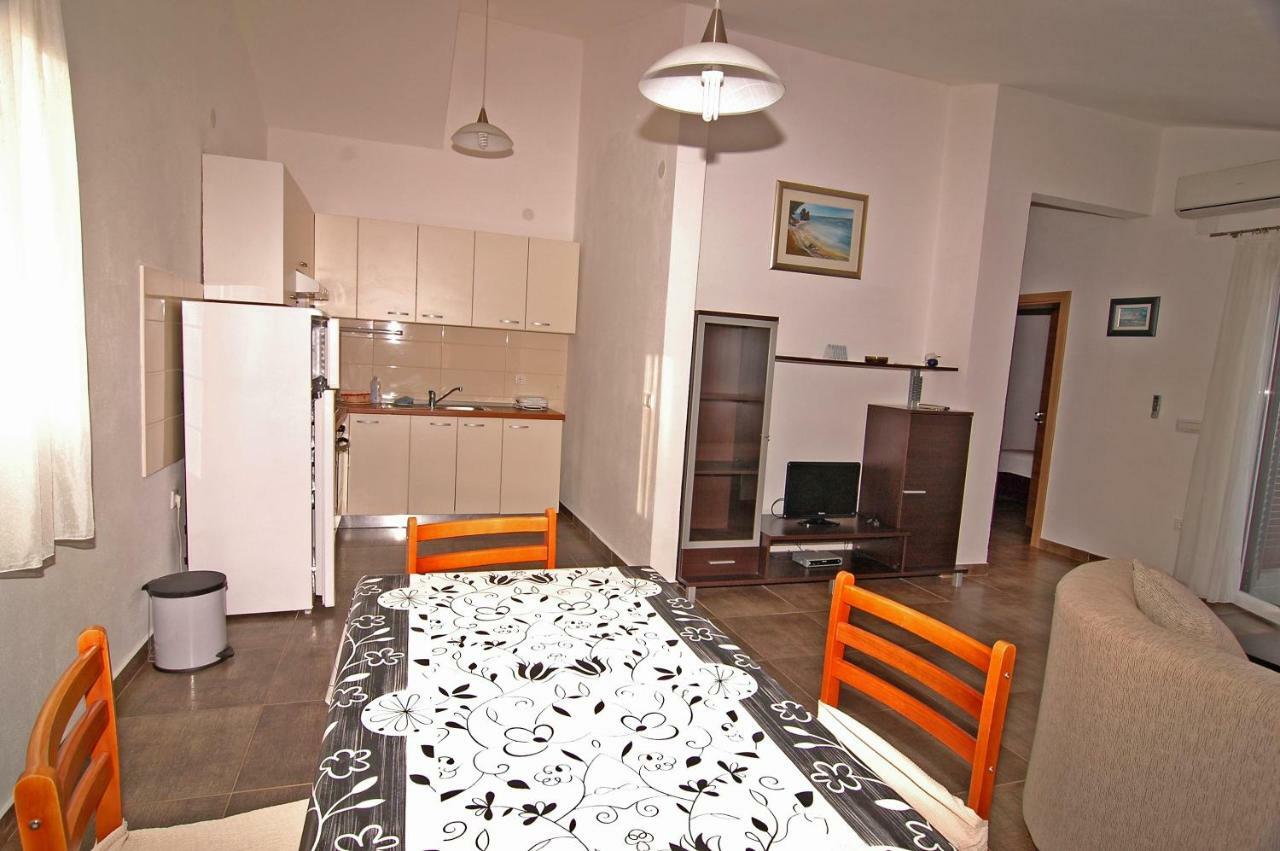 Apartment Urem ビオグラード・ナ・モル エクステリア 写真